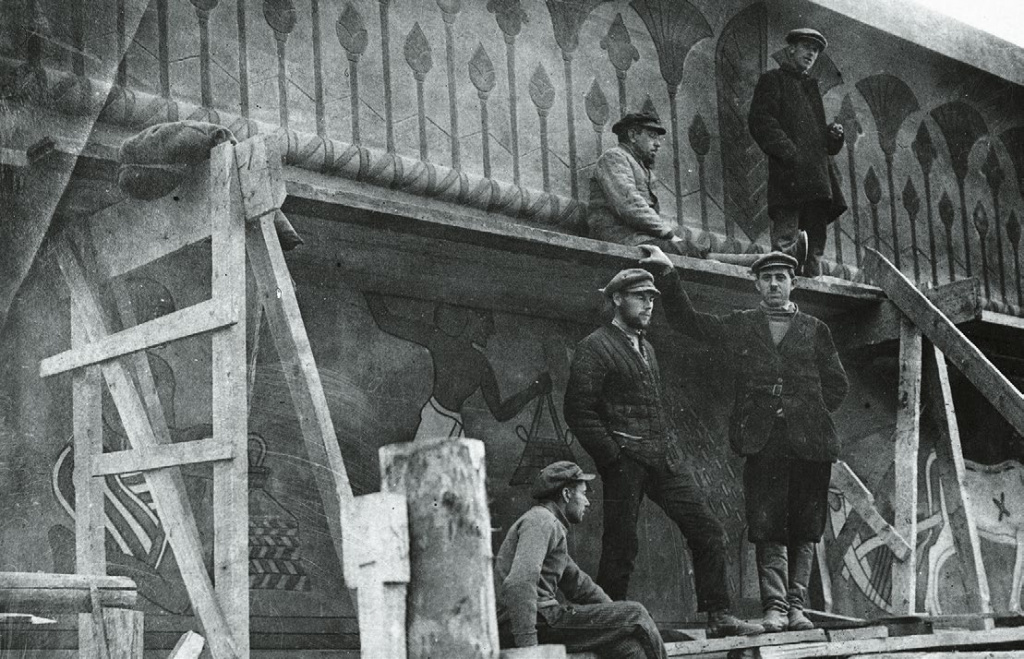 12-1. Группа строителей музея, 1929 год.jpg